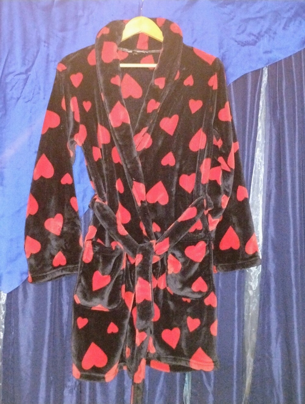 Vs Heart Print Short Cozy Robe - Picture 3 of 6
